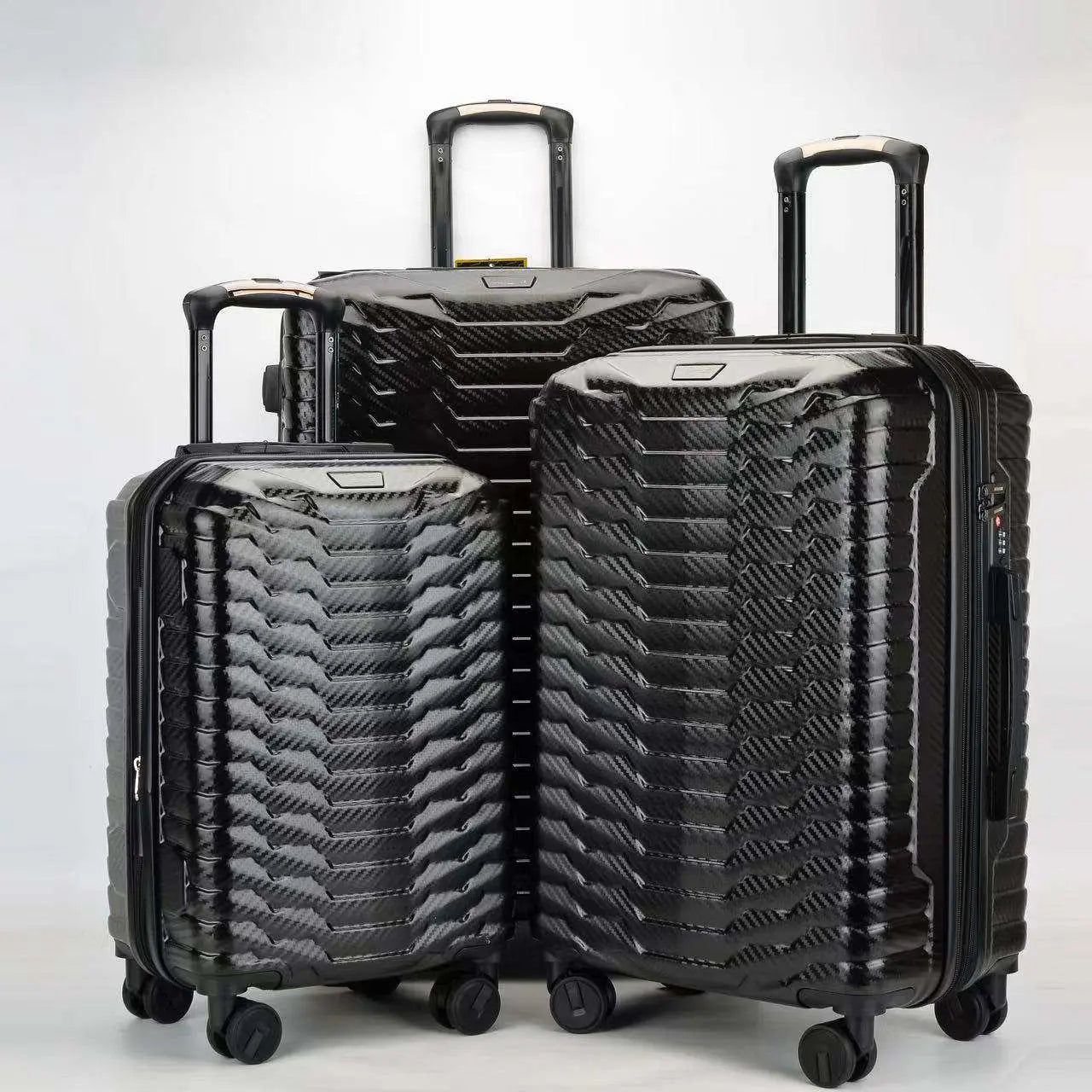 Set 3 trolley ABS+PC rigidi in diverse misure con 4 ruote e chiusura TSA per viaggi