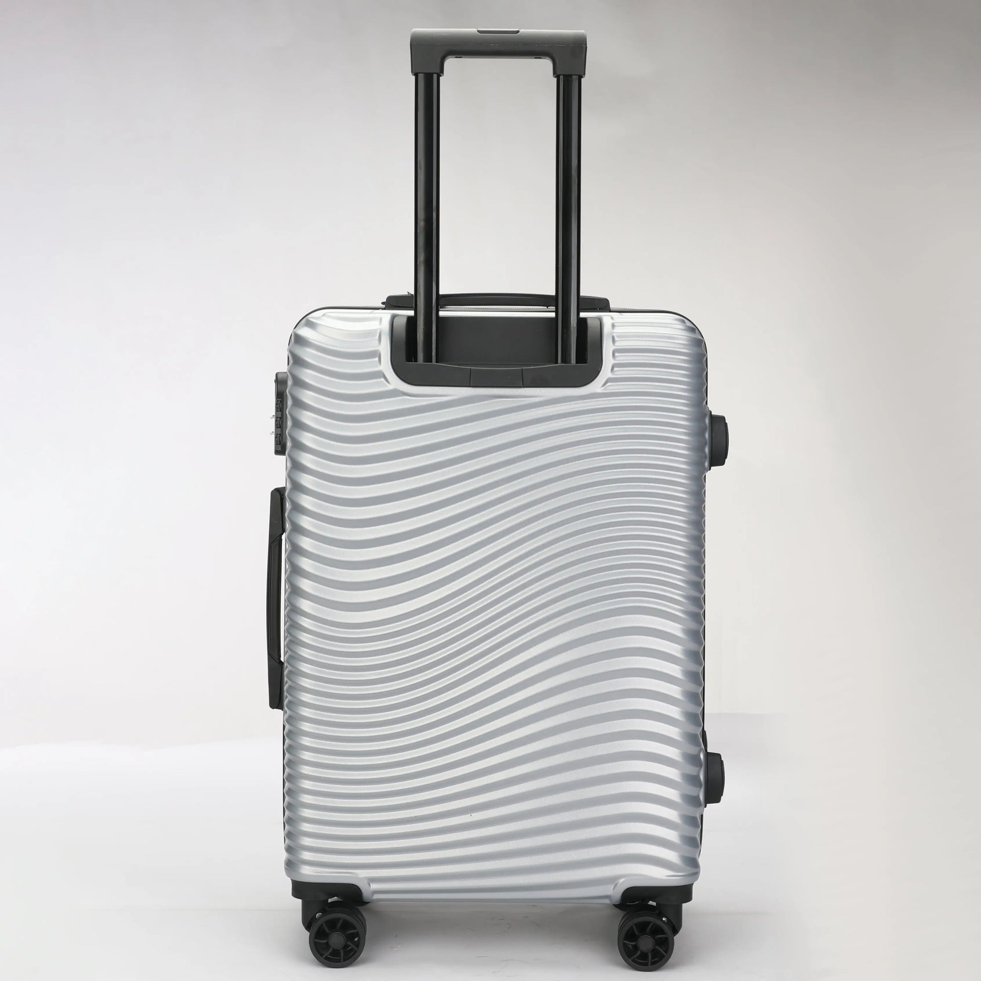 Set trolley rigidi in uso, ideali per viaggi brevi o lunghi
