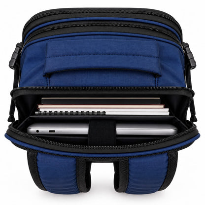 Zaino bagaglio a mano blu con scomparto porta PC imbottito e vano interno organizzato per laptop, tablet e documenti