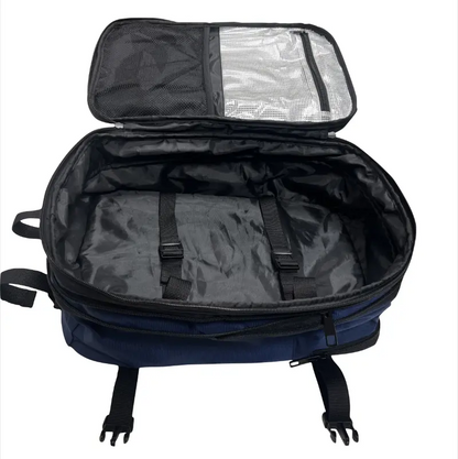 Interno dello zaino con scomparti e tasche retinate per abbigliamento e accessori