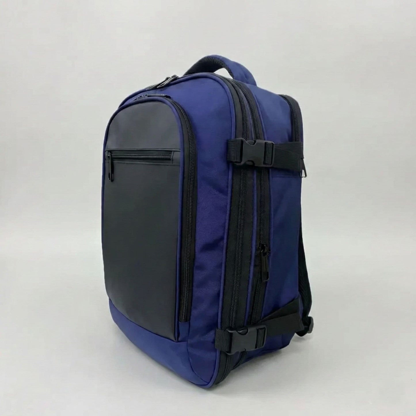 Zaino da viaggio 40x25x20 cm approvato come bagaglio a mano piccolo e gratuito per Ryanair, realizzato in poliestere impermeabile.