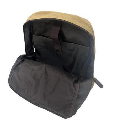 Interno dello zaino da viaggio con tasca imbottita porta laptop o tablet